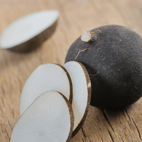 Recette de salade de radis noir croquante et savoureuse - Neary