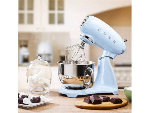 Smeg SMF03CREU Stand Mixer – 4.8 L, 10 Speeds, Planetary Motion & Soft Start