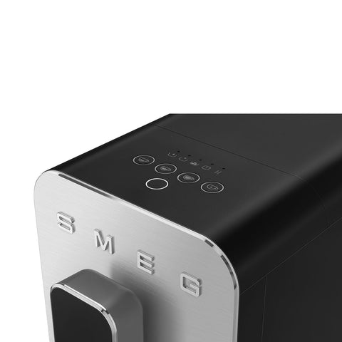 Smeg Automatic Coffee Machine – Integrated Grinder, 1.4 L, 19 Bars, 4 One Touch Recipes