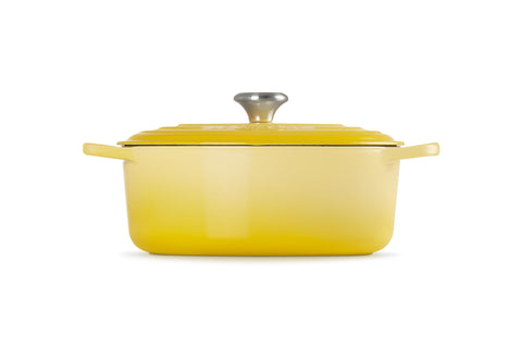 Le Creuset Signature Oval Casserole Dish 29 cm – Enameled Cast Iron “Cherry” 4.7 L