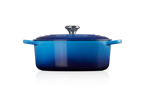 Le Creuset Signature Oval Casserole Dish 29 cm – Enameled Cast Iron “Cherry” 4.7 L