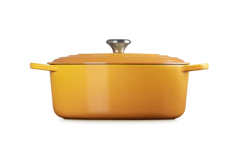 Le Creuset Signature Oval Casserole Dish 29 cm – Enameled Cast Iron “Cherry” 4.7 L