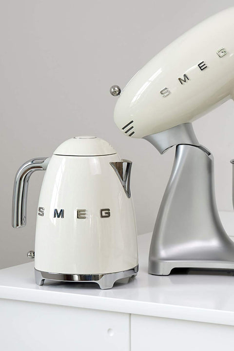 Smeg KLF03NBEU Electric Kettle – 1.7 L, Anti-Scald Filter, Automatic Shut-Off