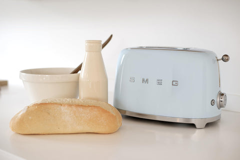 Smeg 2 Slice Toaster – 6 Browning Levels, Bagel, Reheat & Defrost Functions