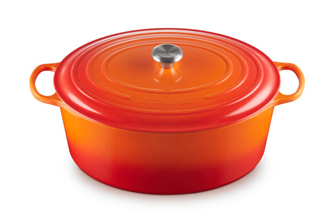 Le Creuset Signature Oval Casserole Dish 29 cm – Enameled Cast Iron “Cherry” 4.7 L