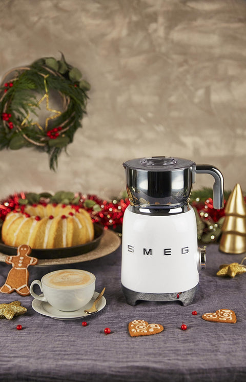 Smeg Electric Milk Frother – 600 ml, 6 Programs, Removable Carafe & Induction