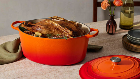 Le Creuset Signature Oval Casserole Dish 29 cm – Enameled Cast Iron “Cherry” 4.7 L