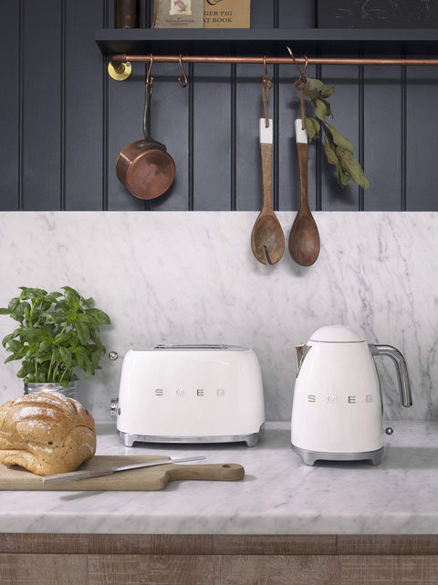 Smeg 2 Slice Toaster – 6 Browning Levels, Bagel, Reheat & Defrost Functions