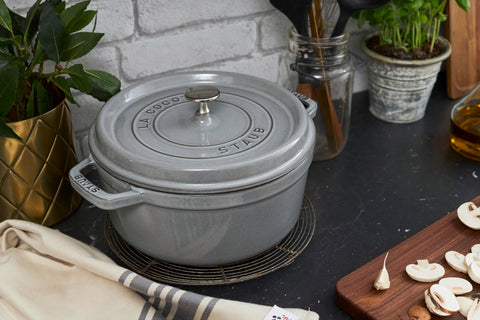 STAUB Round Cocotte 28 cm – Enameled Cast Iron “Cherry” 6.7 L