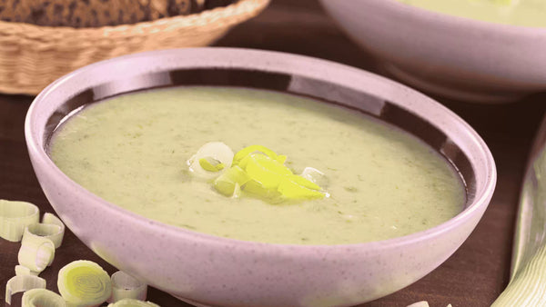 🥣 Velouté de poireaux au fromage frais : rapide et réconfortant
