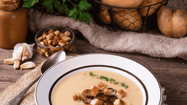 🧄 Soupe à l’ail et pommes de terre : rustique et anti-rhume naturelle