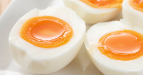 Cuisson œuf mollet : temps, astuces et guide pas-à-pas pour un cœur parfaitement coulant