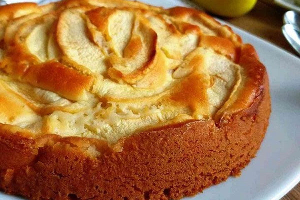 Apple and Honey Cake