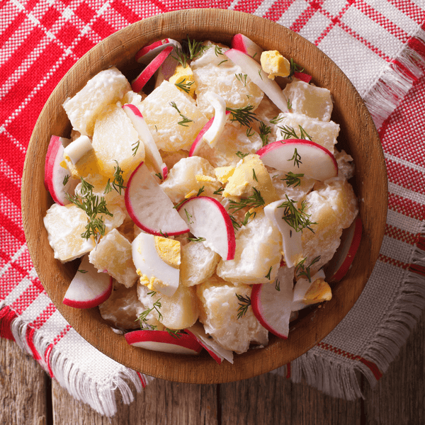 Salade de pommes de terre, œufs et radis